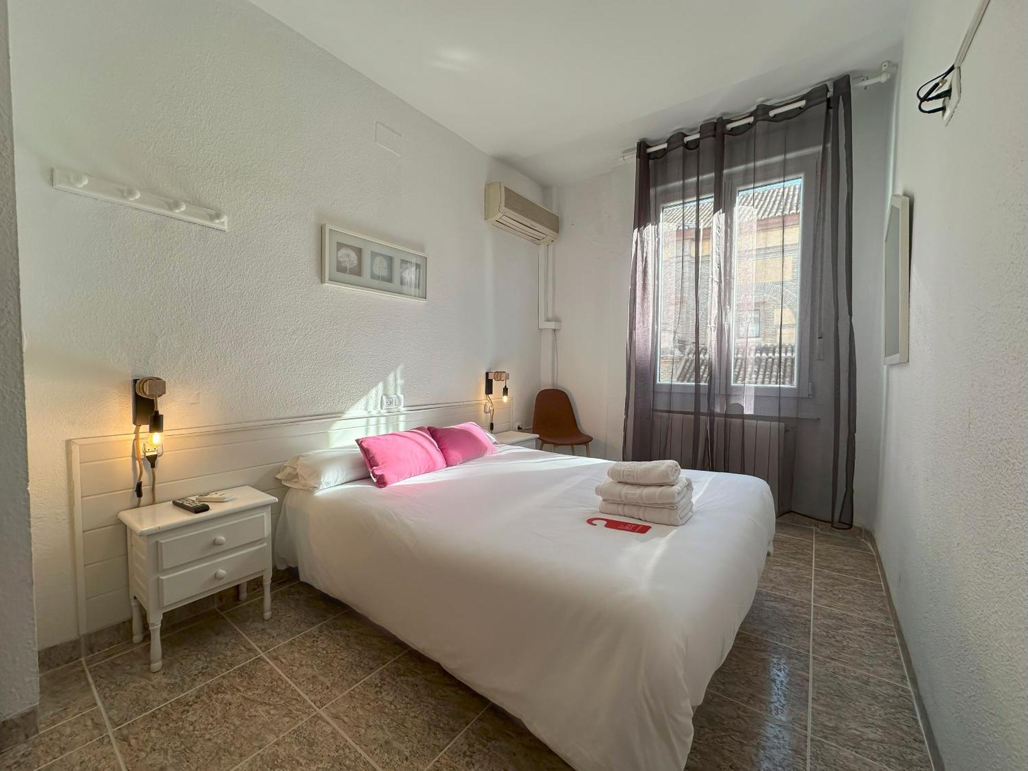 Double Room with Private Bathroom,1538475580:JPEG