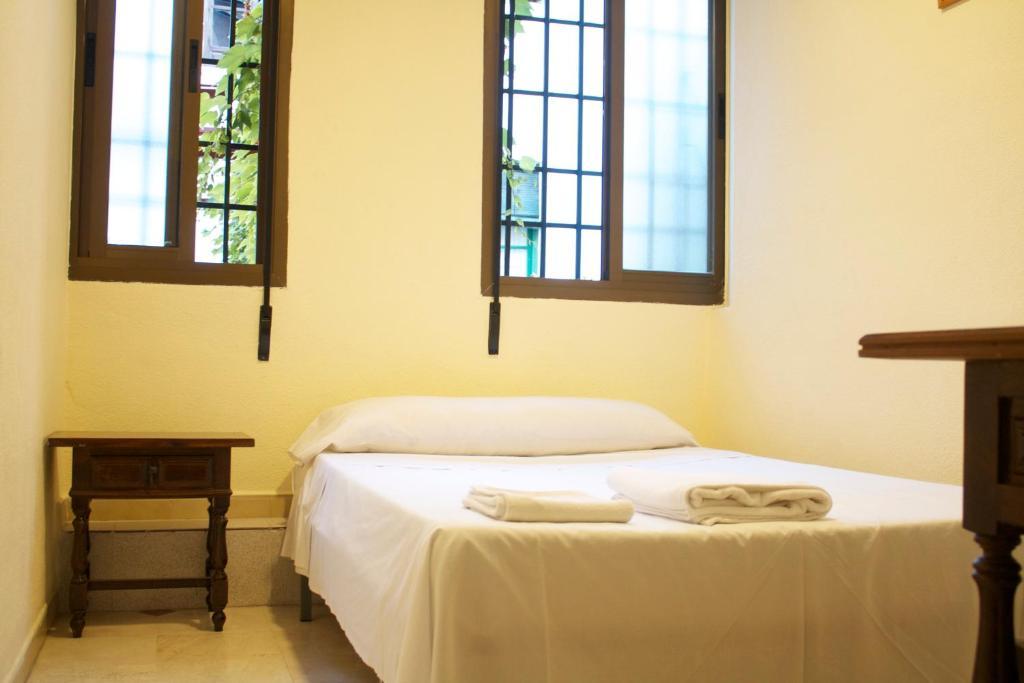 Single Room,815696726:JPEG