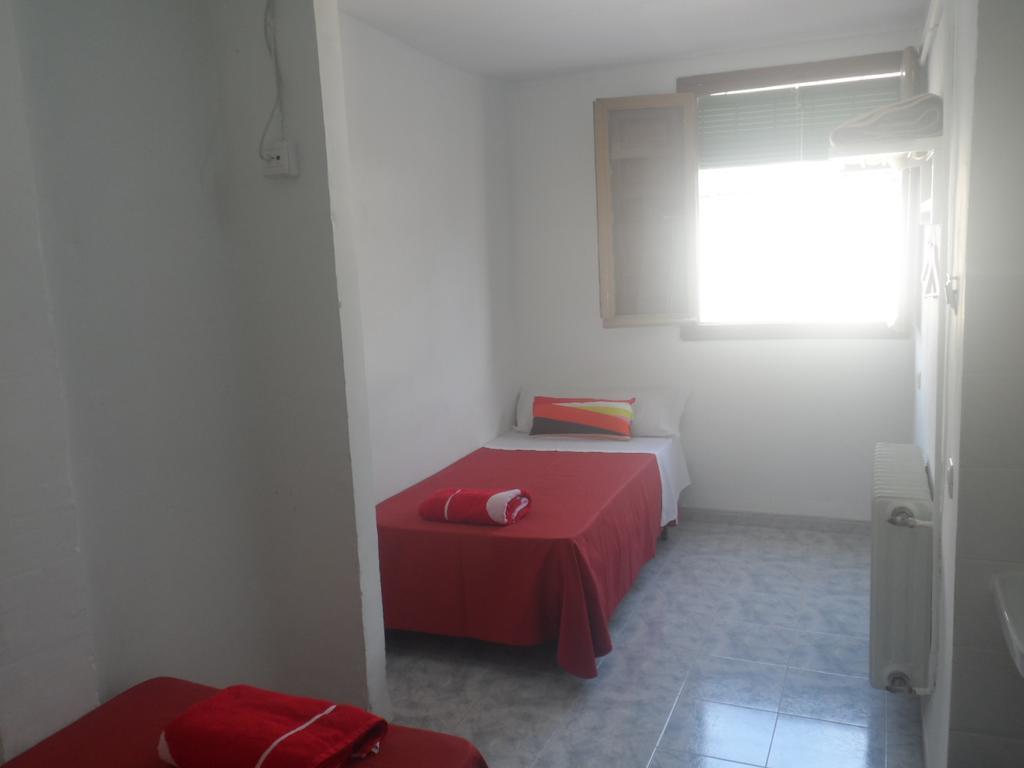 Chambre Simple Basique avec Salle de Bains Commune