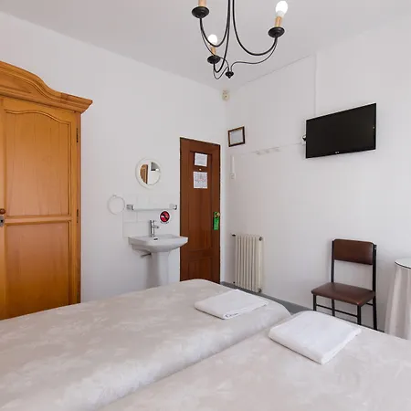 Pension Mesones-3